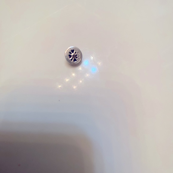 David Yurman Cookie style earring.  Only 1 - Picture 3 of 3